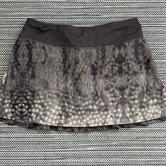 Lululemon mid rise pace rival skirt - Picture 1 of 4